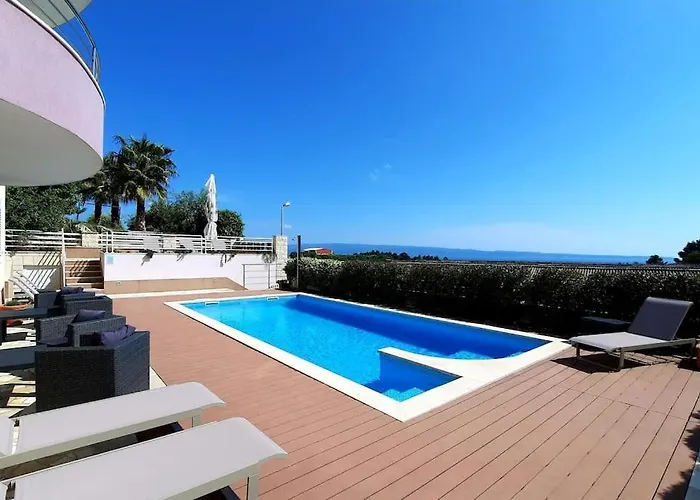 Sun Apartment With Sea View And Shared Pool