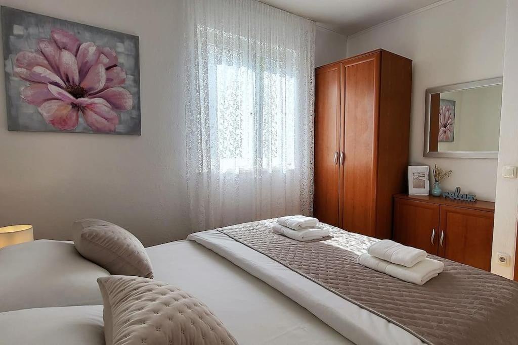 Sun With Sea View And Shared Pool Apartmán *
