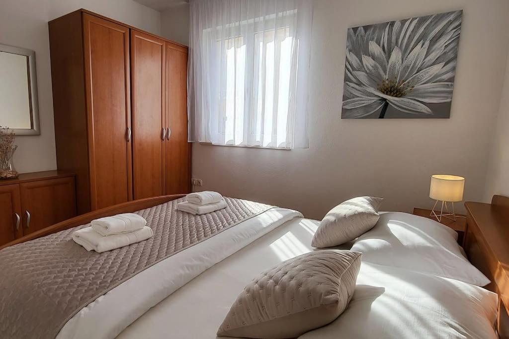 Apartmán Sun With Sea View And Shared Pool